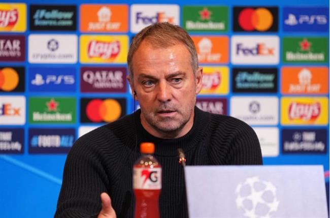 HLV Hansi Flick chỉ trích VAR sau thất bại trước Atletico Madrid