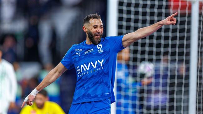 Benzema tỏa sáng rực rỡ, Al-Hilal áp sát ngôi đầu