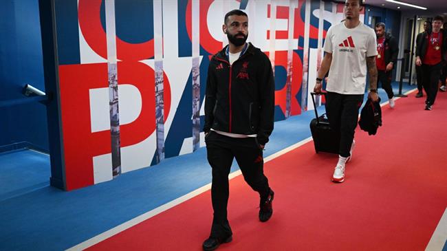 Mohamed Salah ngồi dự bị ở trận thua của Liverpool trước PSG