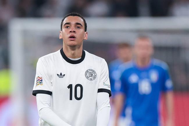 Oliver Kahn khuyên Musiala cân nhắc rút lui khỏi World Cup