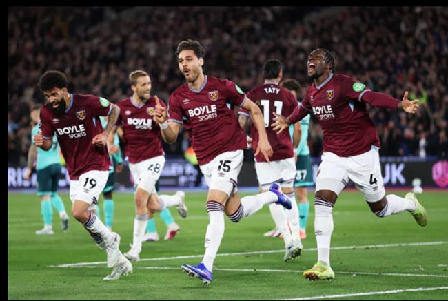 West Ham đẩy Tottenham xuống vị trí xuống hạng