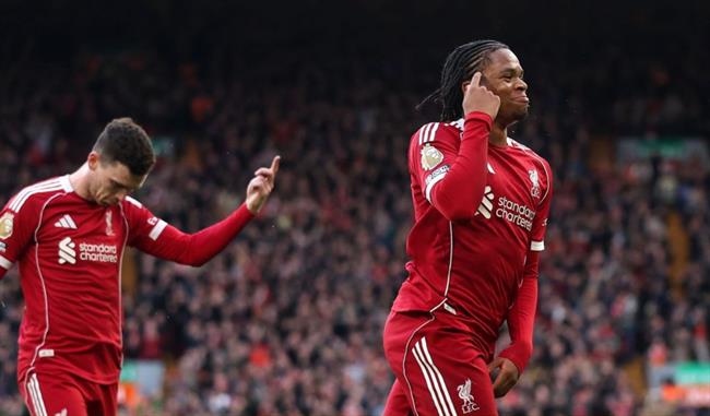 HLV Arne Slot ấn tượng với chân sút 17 tuổi sau chiến thắng của Liverpool