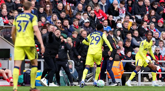 Tottenham gặp khó vì cầu thủ sợ phải xuống hạng 1