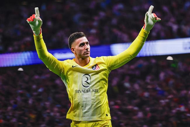 Thủ môn Atletico Madrid đáp trả sâu cay Raphinha