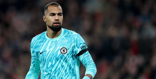 Desailly: Chelsea cần thủ môn mới ổn định hơn Robert Sanchez