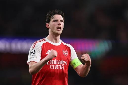 Declan Rice bày tỏ lòng biết ơn với West Ham trước đối đầu