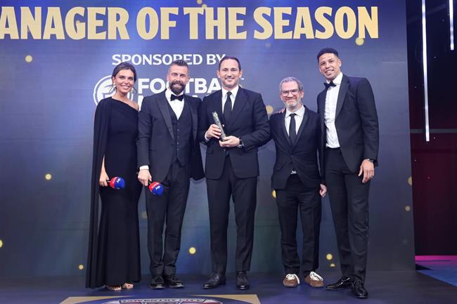 Frank Lampard giật giải HLV xuất sắc nhất giải hạng nhất 1