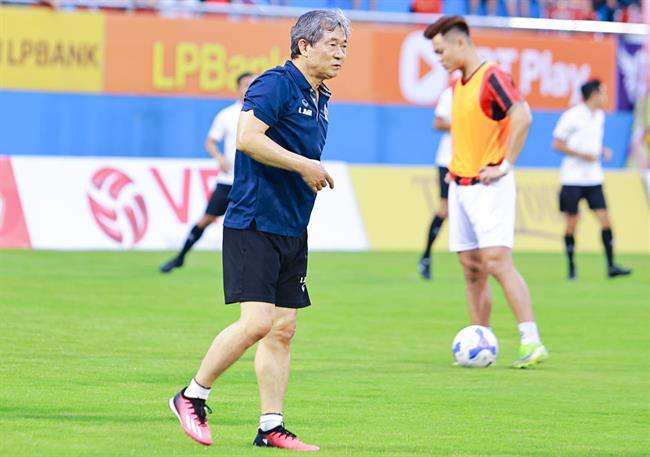 Tiểu sử huấn luyện viên Bae Ji-won