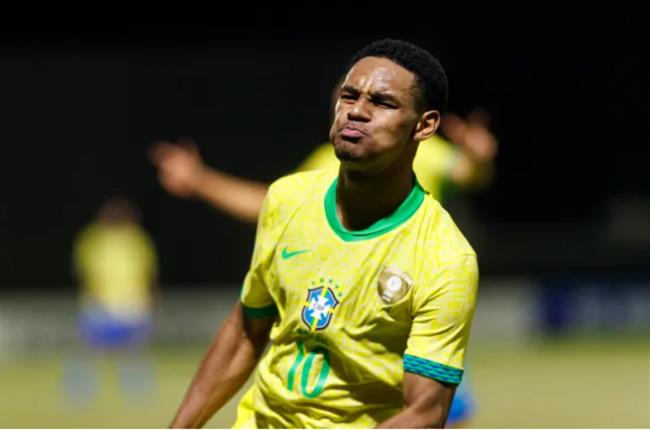 MU chi 35 triệu bảng mua Estrevao mới 