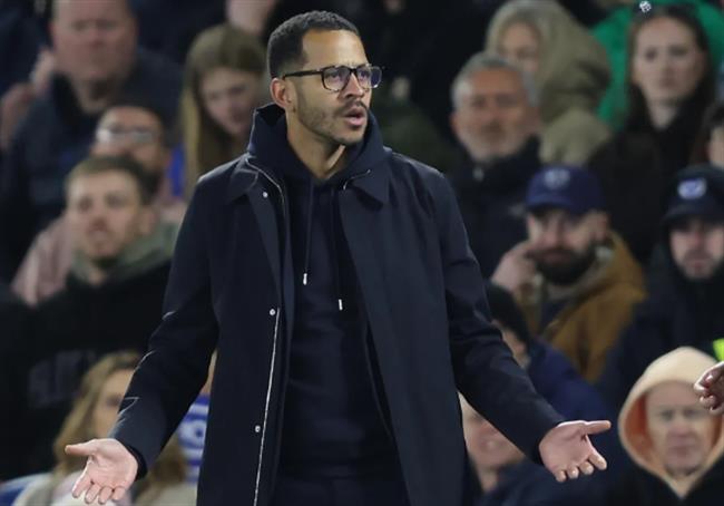 Chelsea mất núi tiền nếu sa thải Liam Rosenior