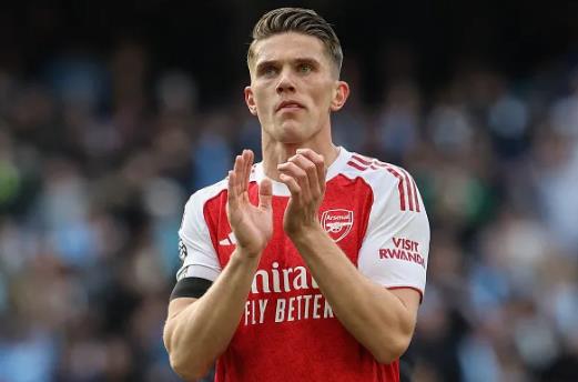 Arsenal sẽ vô địch NHA nếu chiêu mộ Hugo Ekitike thay vì Viktor Gyokeres