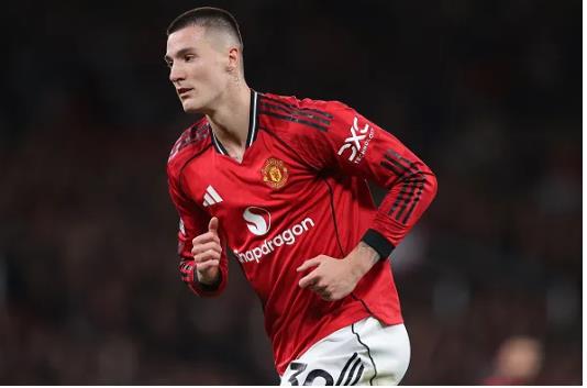 Nicky Butt và Michael Owen có chung nhận định về Benjamin Sesko