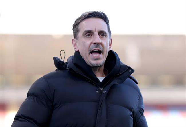 Gary Neville chỉ trích BLĐ Chelsea khi sa thải Rosenior
