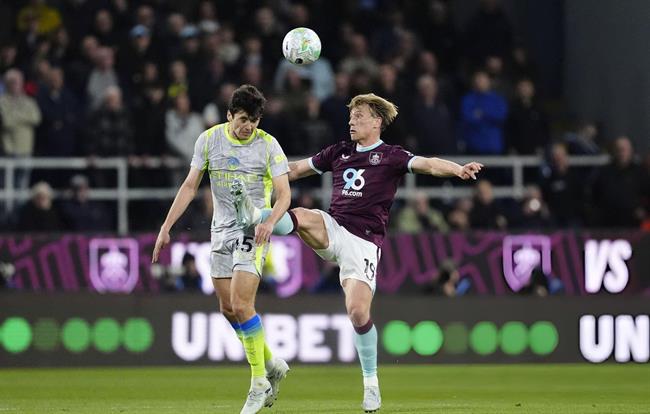 Abdukodir Khusanov: Trông thư sinh, nhưng là một chiến binh!