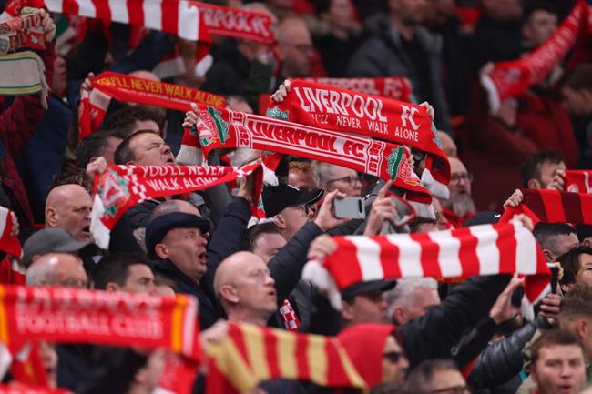 CĐV Liverpool phản ứng dữ dội vì kế hoạch tăng giá vé