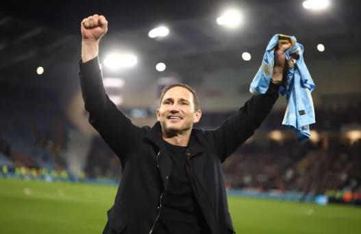 Frank Lampard lên tiếng về tin đồn trở lại Chelsea 