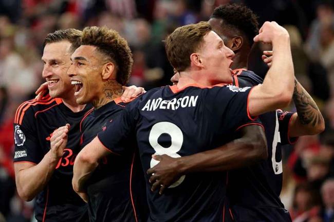 Nottingham đào sâu áp lực cho Tottenham