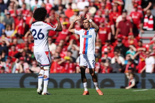 Arne Slot nói gì về tình huống ghi bàn của Daniel Munoz?