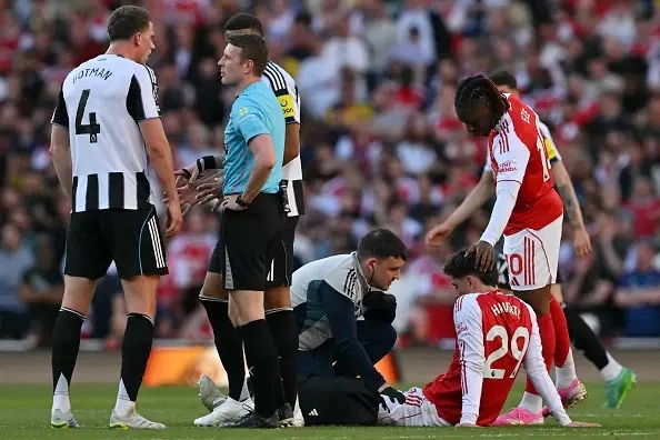 Mikel Arteta lo lắng về chấn thương của bộ đôi trụ cột