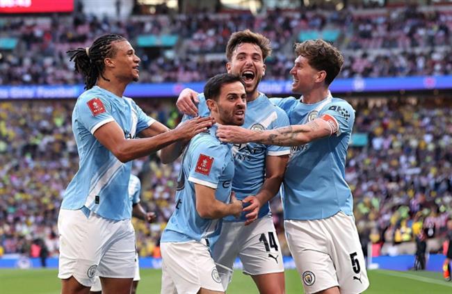 Nico Gonzalez lên tiếng sau màn hóa người hùng cho Man City 1