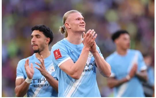 HLV Alan Pardew đưa ra dự đoán về trận chung kết FA Cup