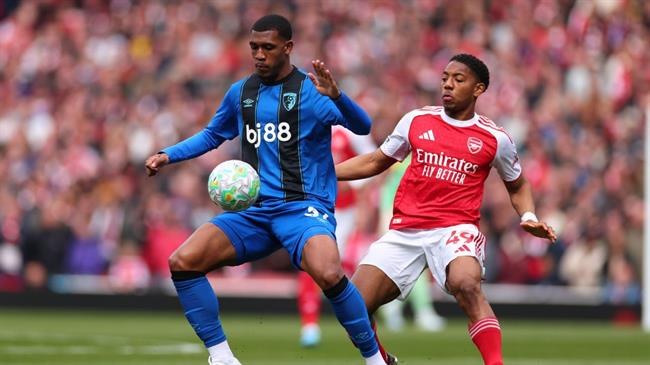 Sao Bournemouth được CĐV Man City cảm ơn sau khi đánh bại Arsenal
