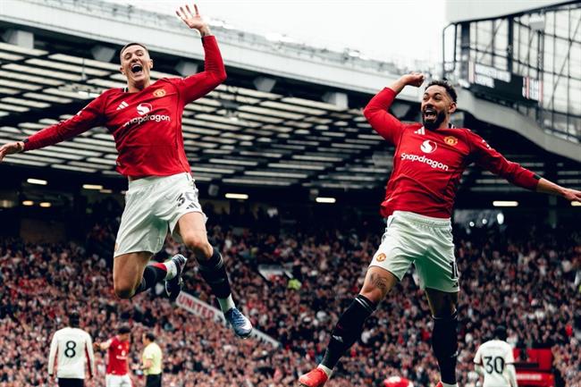 Man United chính thức trở lại UEFA Champions League