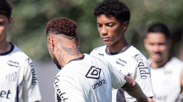 Neymar lên tiếng xin lỗi sau khi đánh Robinho Jr 1