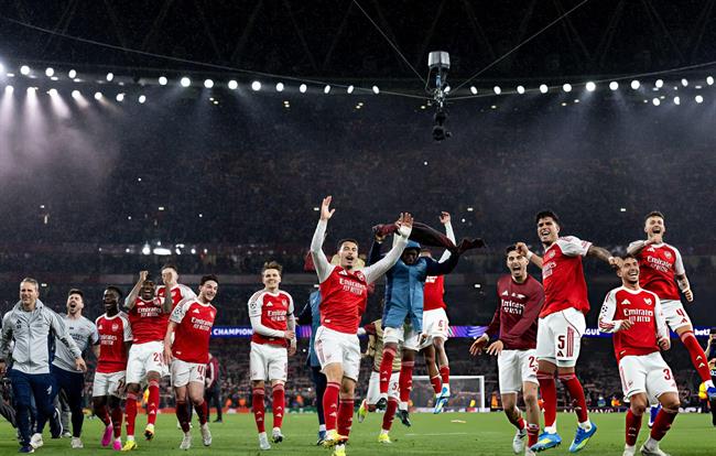 Chờ Arsenal viết nên lịch sử