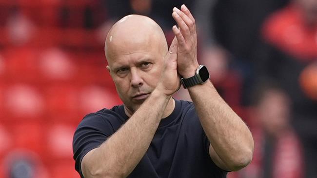 Arne Slot tự tin có thể lấy lại niềm tin nơi CĐV Liverpool