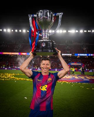 Hansi Flick tri ân Lewandowski trước trận cuối cho Barca 1