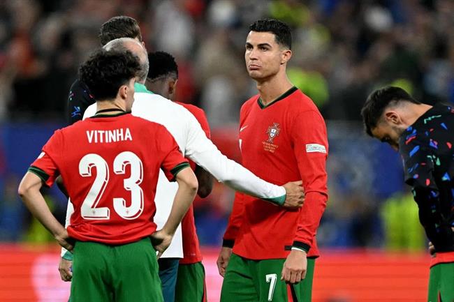 Cựu HLV Bồ Đào Nha tiết lộ quan hệ rạn nứt với Cristiano Ronaldo