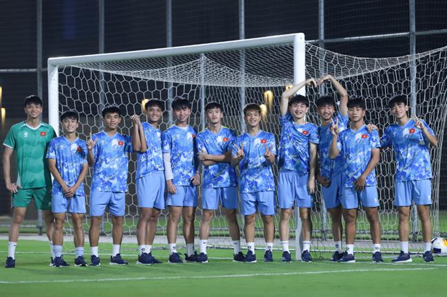 Gác nỗi buồn, U17 Việt Nam trở lại sân tập với sự hứng khởi