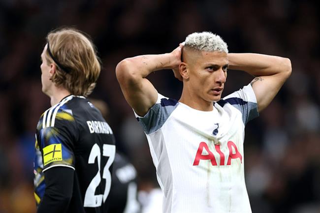Tottenham Hotspur đang tự làm khó chính mình