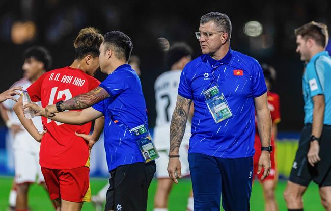 HLV Roland khẳng định quyết tâm trước trận tái đấu U17 Australia