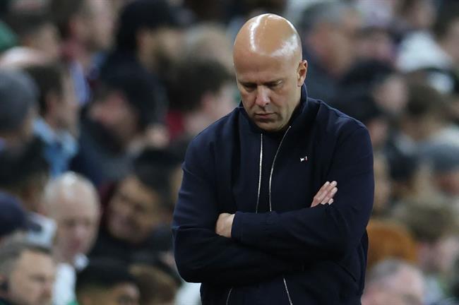 Arne Slot thừa nhận Liverpool sụp đổ trước Aston Villa