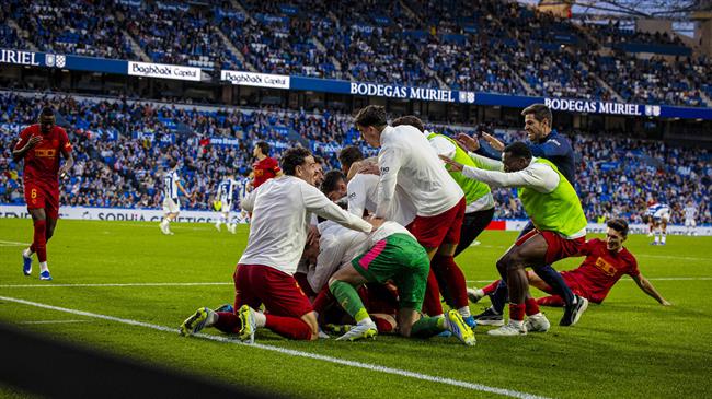 Nhận định Valencia vs Barcelona 02h00 ngày 245 (La Liga 202526) 1