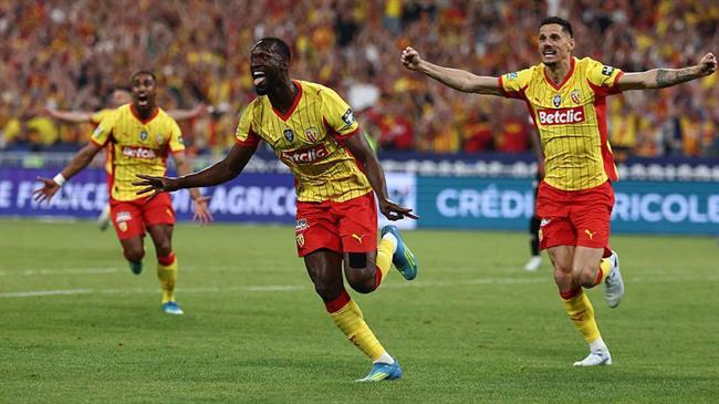 Thauvin tỏa sáng, Lens lần đầu tiên đăng quang Cúp quốc gia Pháp