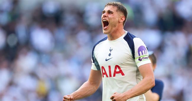 Van de Ven: "Tottenham phải đua trụ hạng đến vòng cuối là điều đáng xấu hổ"