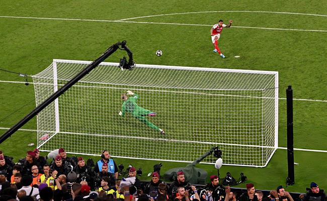 Gabriel xung phong đá quả penalty quyết định trước PSG 1