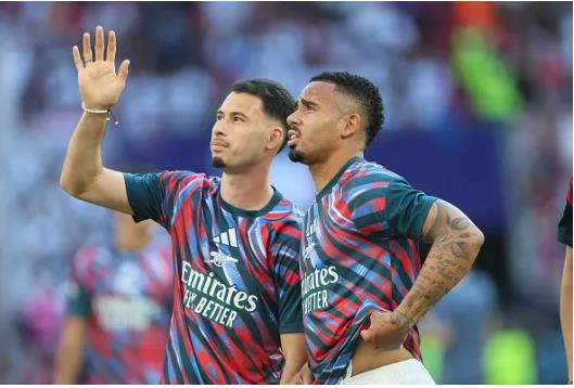 Arsenal rao bán 4 cầu thủ sau thất bại trước PSG
