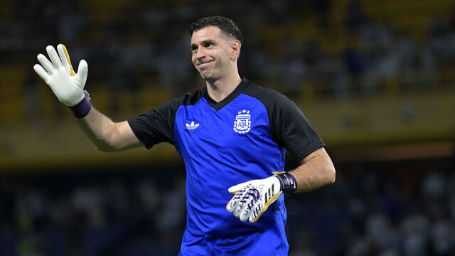 Emiliano Martinez báo tin vui cho Argentina trước thềm World Cup