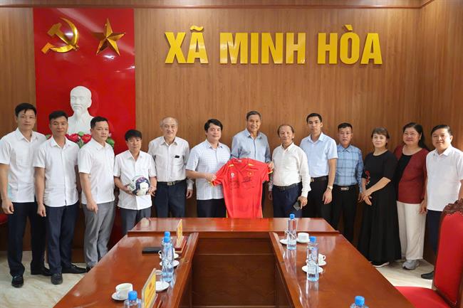 Nghĩa cử cao đẹp của HLV Mai Đức Chung khi về hưu