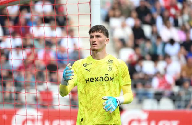 Cầu thủ cao 1m98 trở thành tân binh đầu tiên của Newcastle