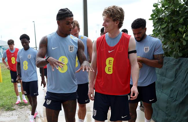 Marcus Rashford gửi lời khuyên cho Gordon trước khi tới Barca