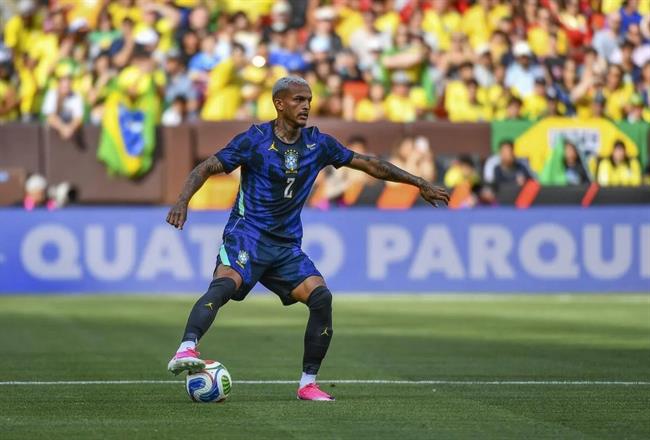 ĐT Brazil tiếp tục đau đầu vì chấn thương trước thềm World Cup