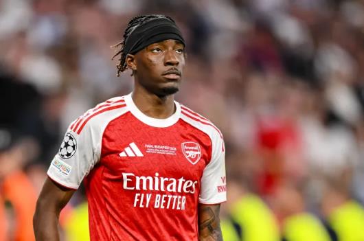 Huyền thoại Arsenal không hài lòng với Noni Madueke