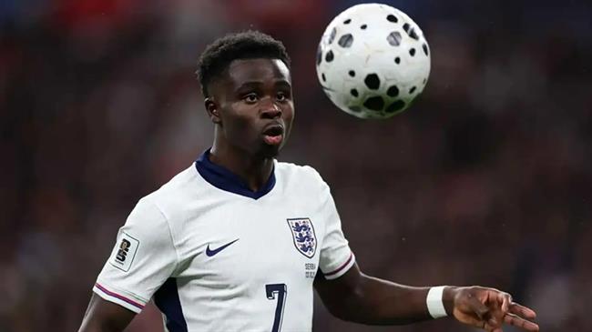 Bukayo Saka được khuyên học cách ghi bàn của Mohamed Salah