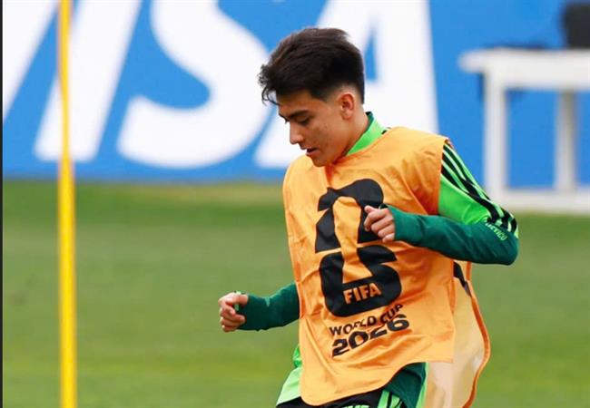 Thần đồng Mexico phá kỷ lục tồn tại gần 100 năm tại World Cup