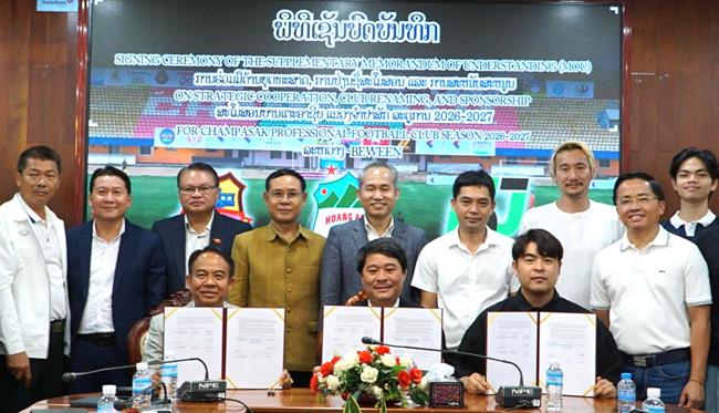 Bầu Đức nuôi đội bóng Lào cho tham vọng vô địch